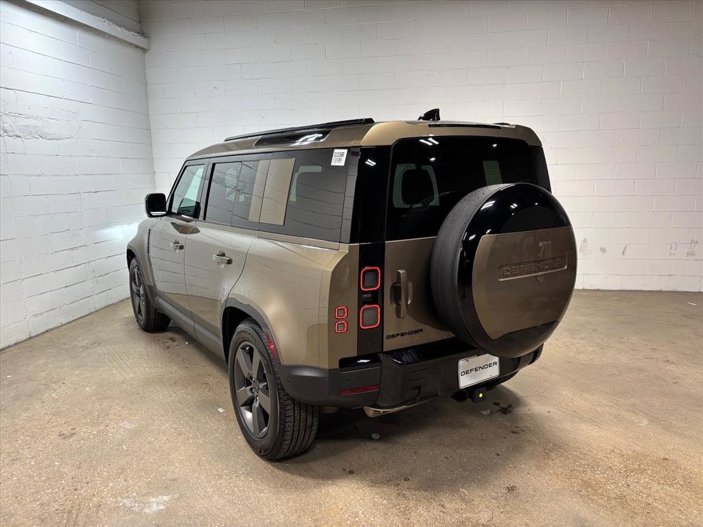 Used 2026 Land Rover Defender 110 S image 9