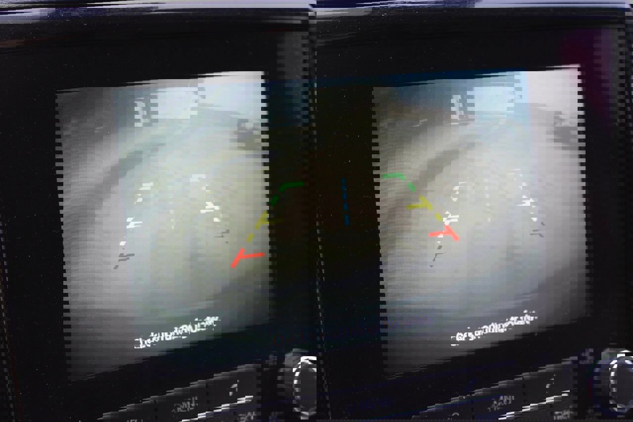 Used 2023 Nissan Frontier SV w/ SV Convenience Package image 7