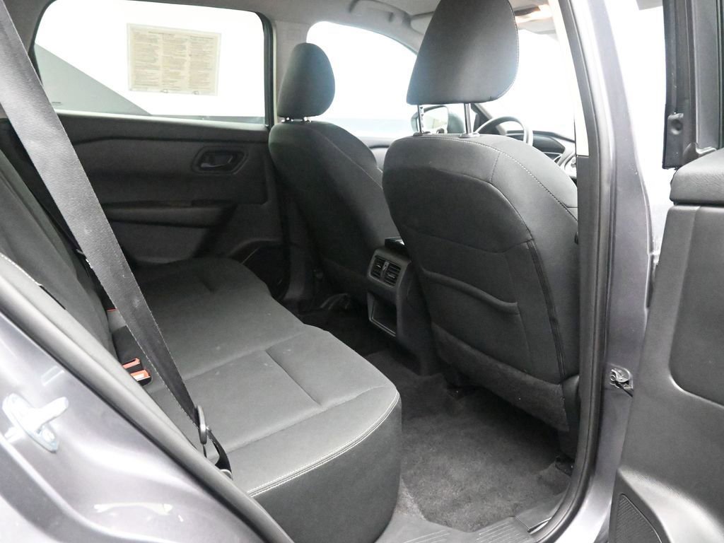 Used 2024 Nissan Rogue S image 23