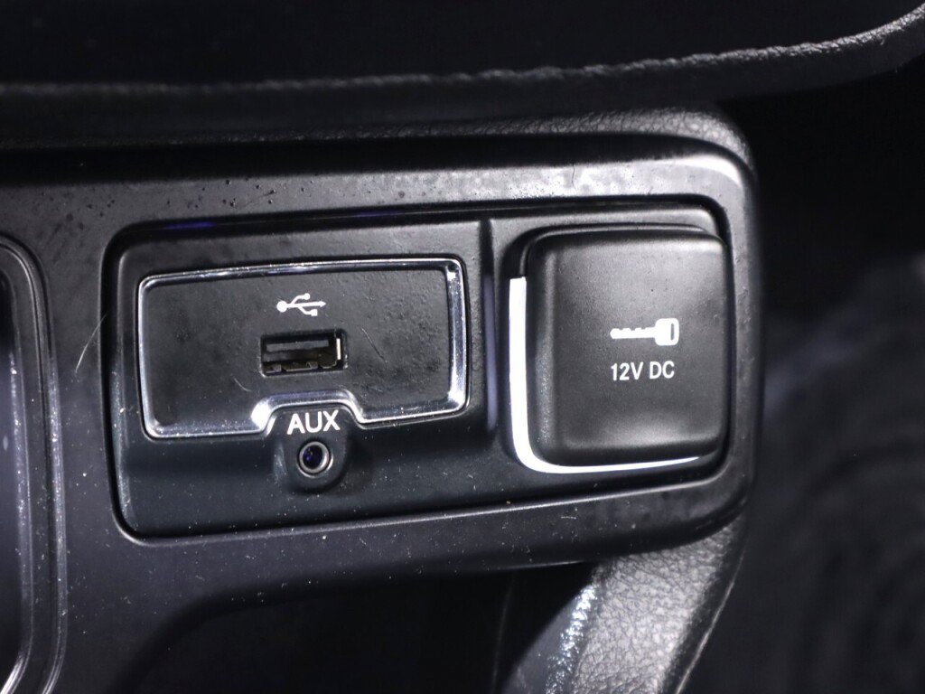 Used 2019 Jeep Renegade Altitude w/ Quick Order Package 2XM FWD image 24