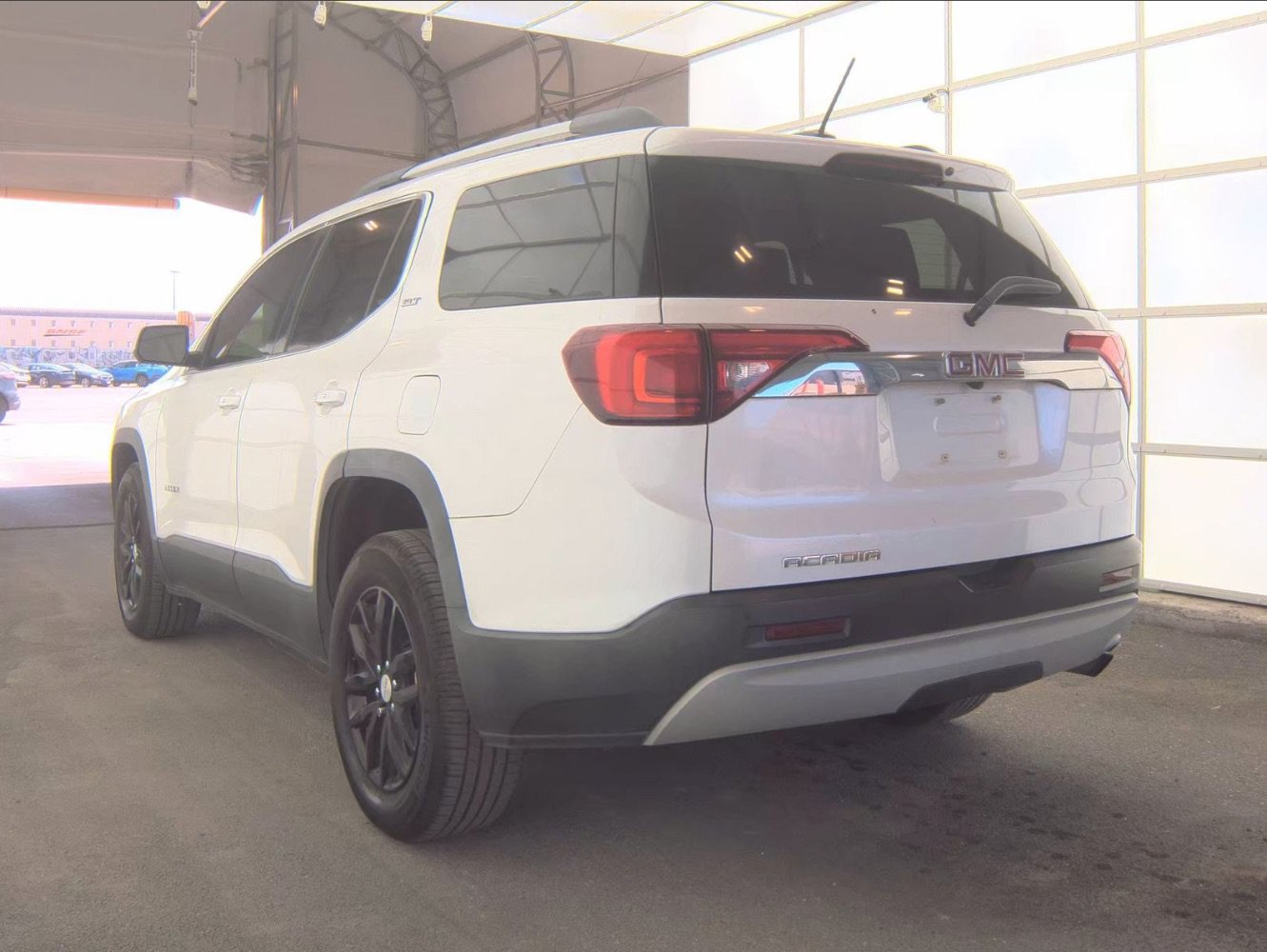 Used 2018 GMC Acadia SLT FWD image 6