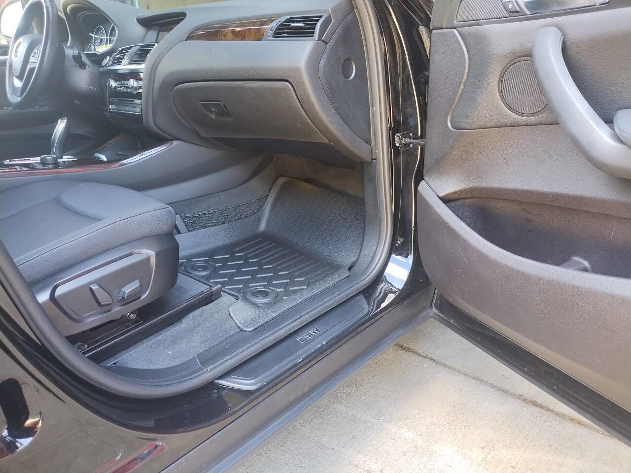 Used 2017 BMW X3 xDrive28i w/ Driving Assistance Package AWD/4WD image 20