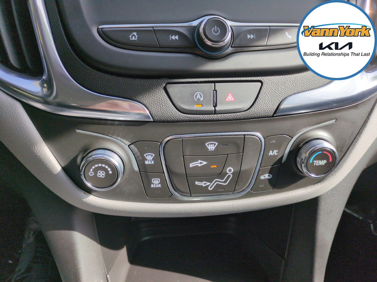 Used 2023 Chevrolet Equinox LS w/ Driver Confidence II Package image 28