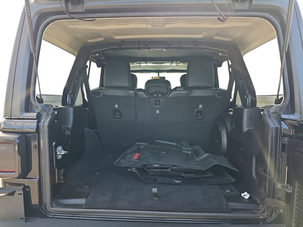 Used 2019 Jeep Wrangler Unlimited Sahara w/ Uconnect 4C Nav & Sound Group AWD/4WD image 30
