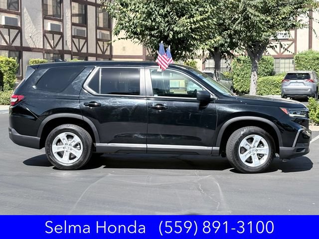 Used 2023 Honda Pilot LX image 4