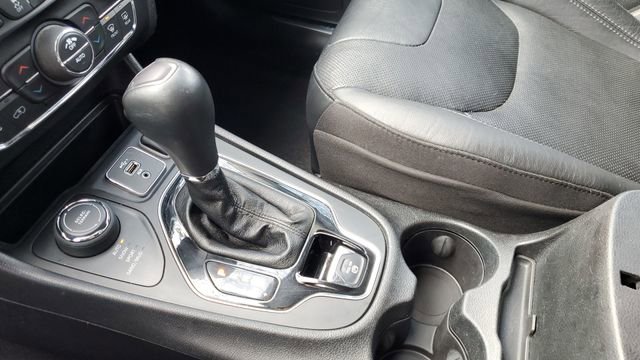 Certified 2020 Jeep Cherokee Limited w/ Trailer Tow Group image 21