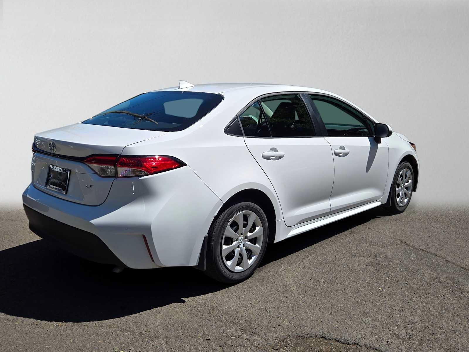 Used 2026 Toyota Corolla LE FWD image 3