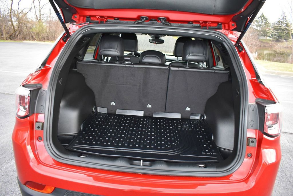 Used 2025 Jeep Compass Latitude image 21