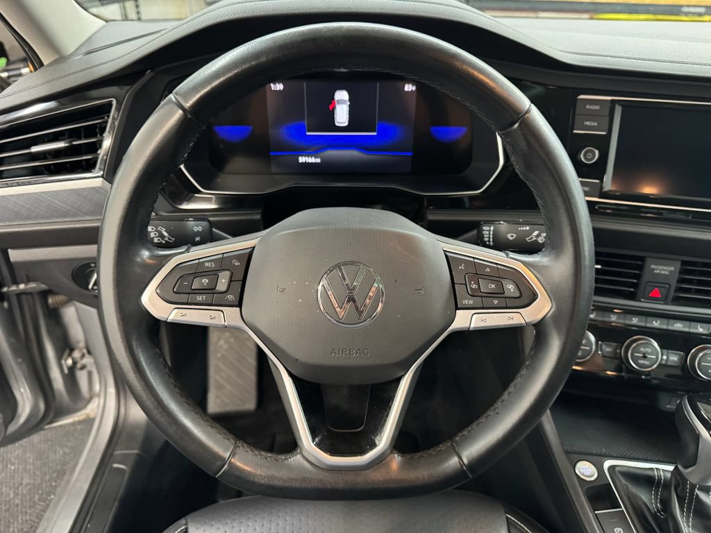 Used 2024 Volkswagen Jetta SE FWD image 13