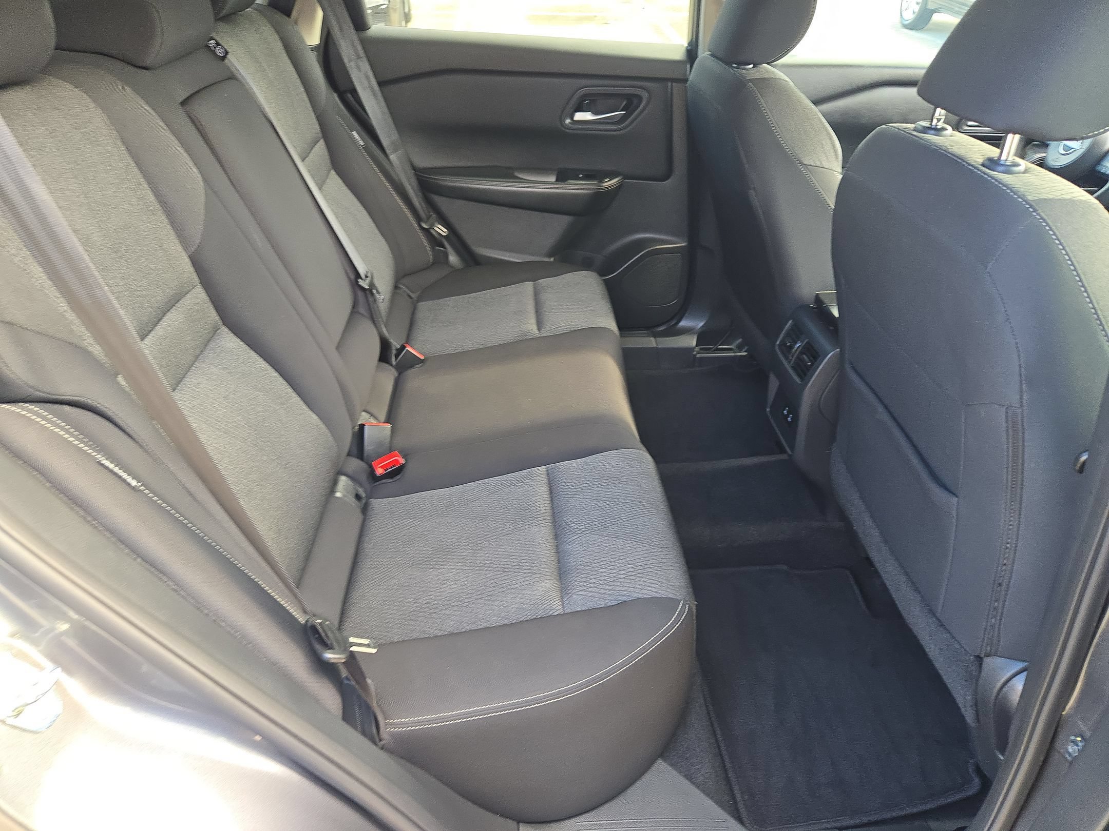 Used 2024 Nissan Rogue SV AWD/4WD image 26