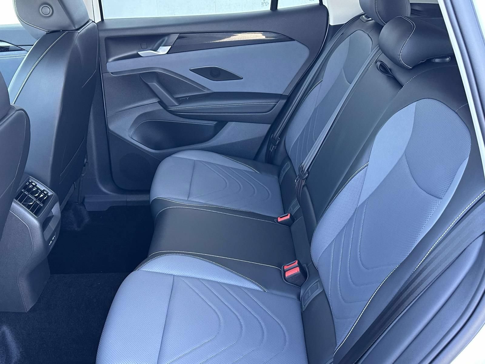 New 2026 Volkswagen Tiguan SE AWD/4WD image 13