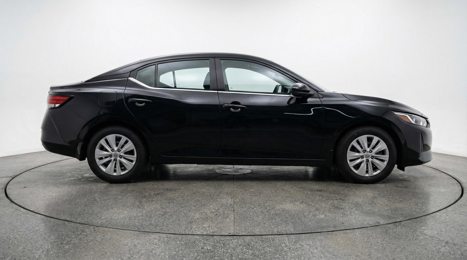 Used 2025 Nissan Sentra S FWD image 11