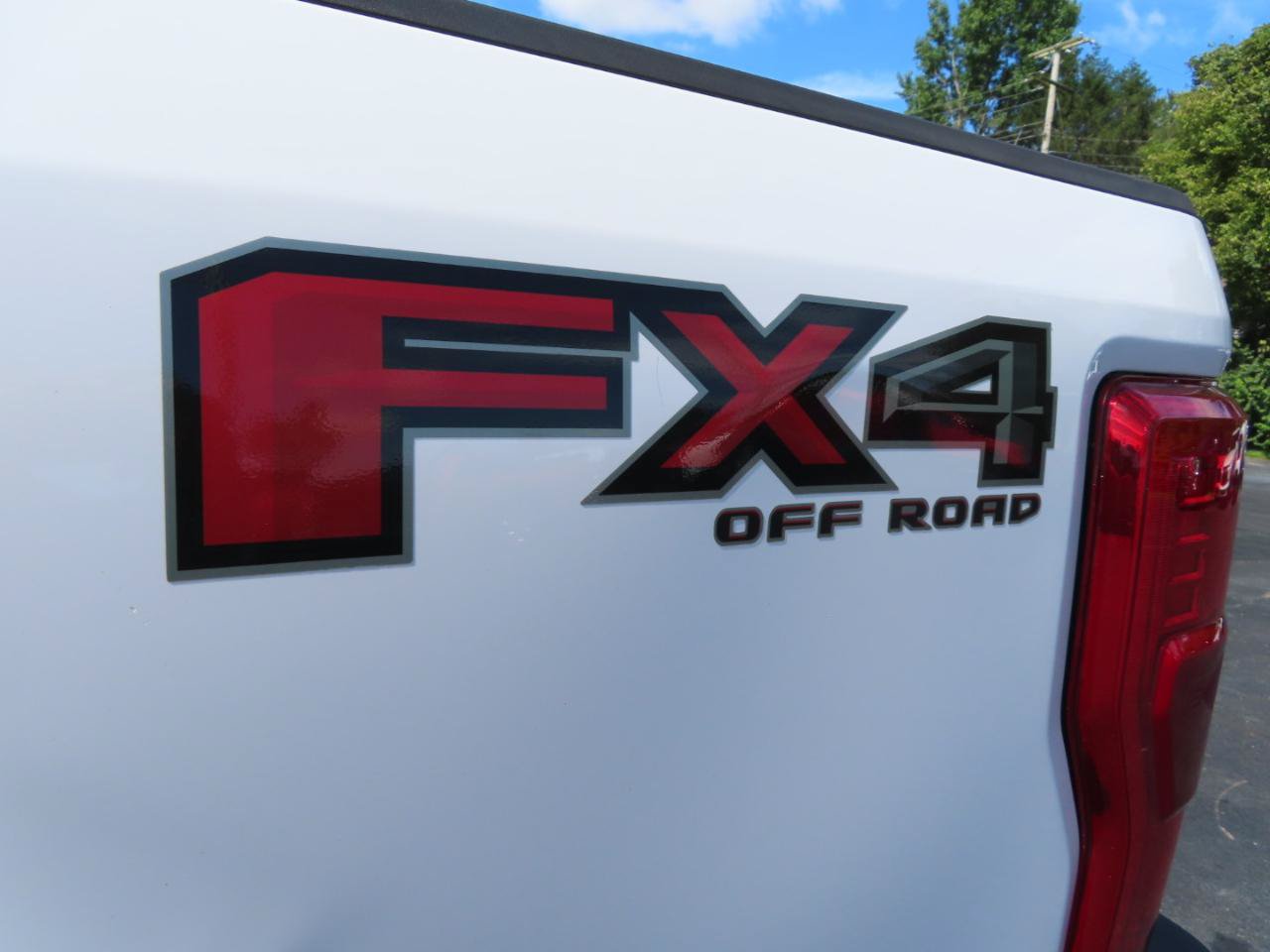Used 2018 Ford F250 Lariat w/ Lariat Ultimate Package AWD/4WD image 19