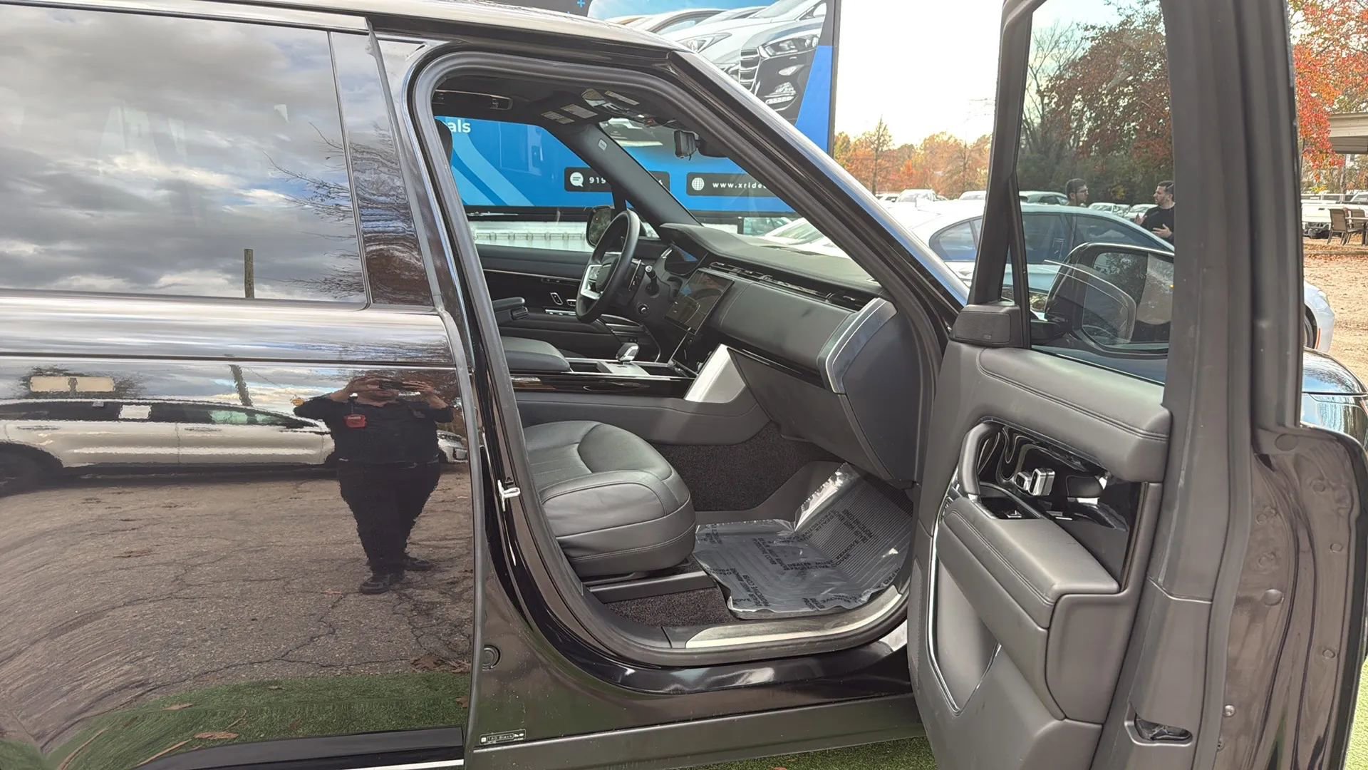 Used 2024 Land Rover Range Rover SE image 28