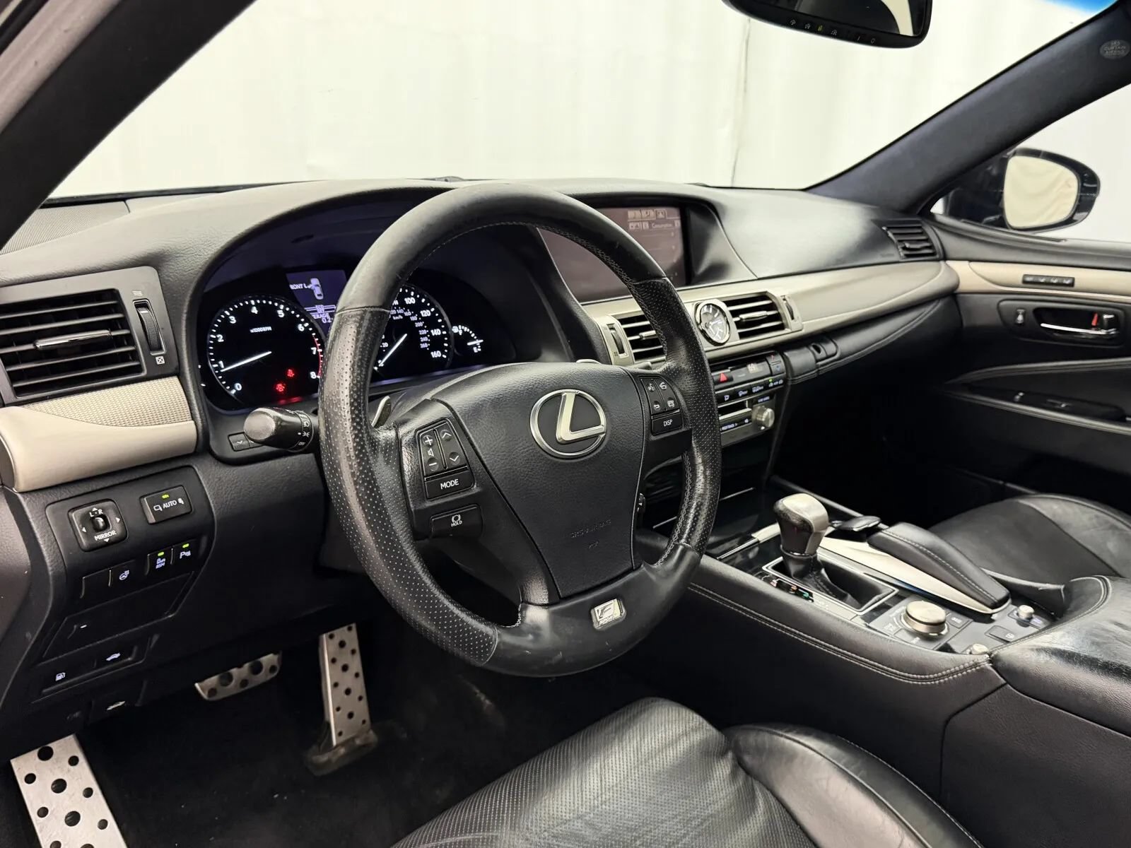 Used 2013 Lexus LS 460 AWD w/ F-Sport Pkg image 11