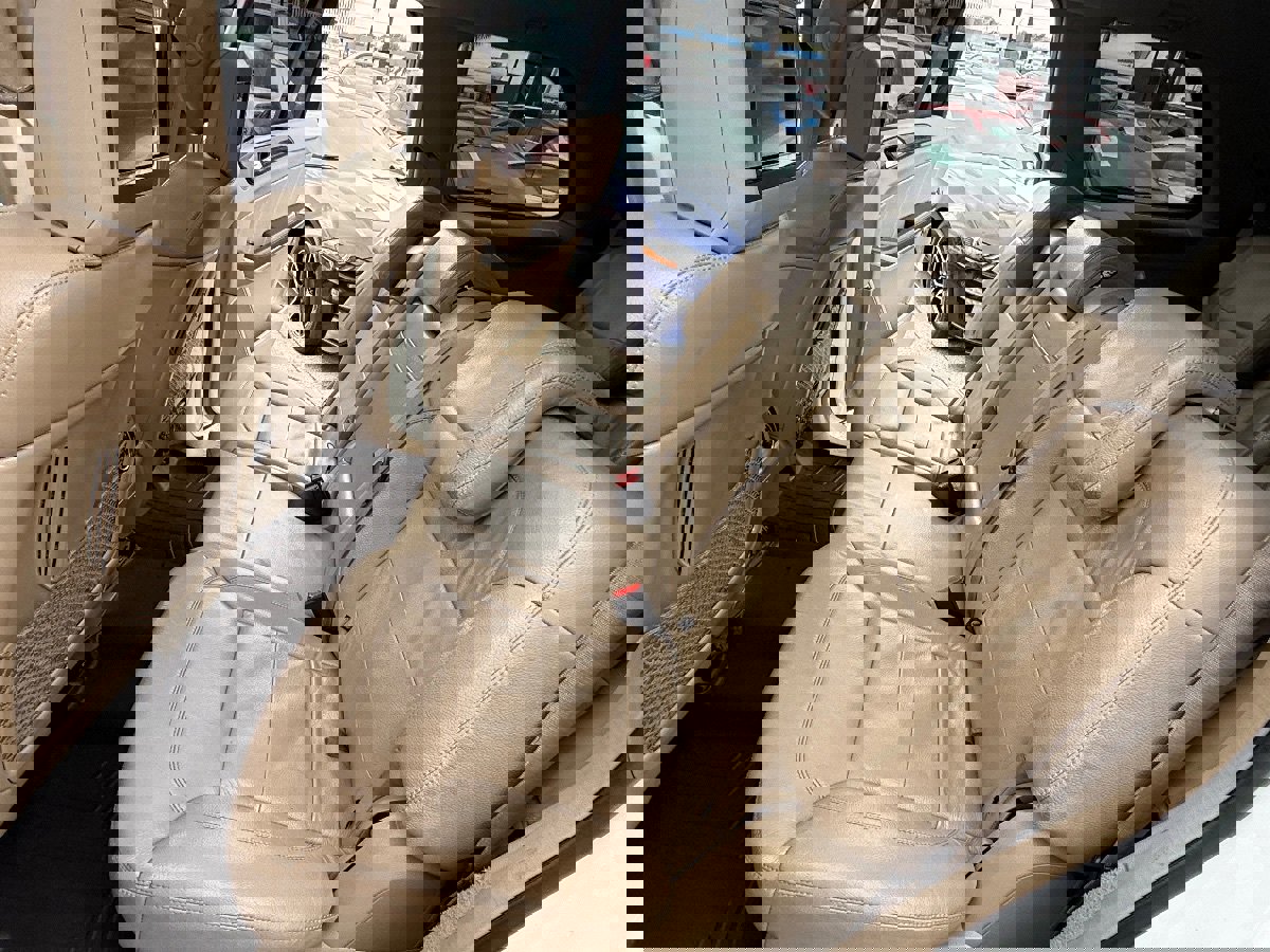 Used 2014 Mercedes-Benz GL 550 4MATIC image 26