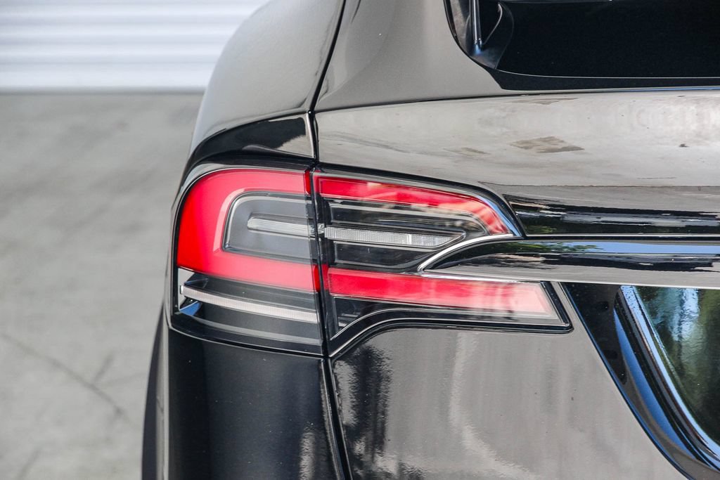Used 2023 Tesla Model X AWD/4WD image 7