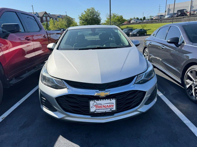 Used 2019 Chevrolet Cruze LT FWD image 2