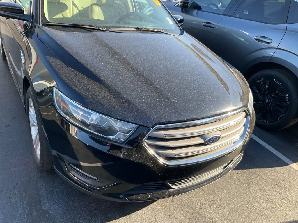 Used 2016 Ford Taurus SEL image 11