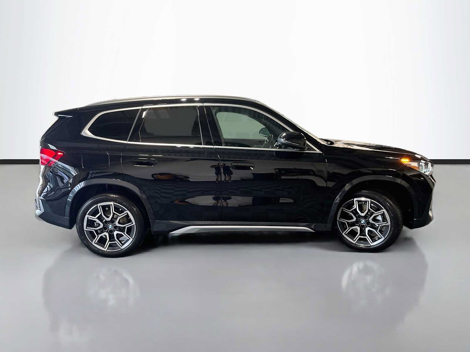 New 2027 BMW X1 xDrive28i AWD/4WD image 7