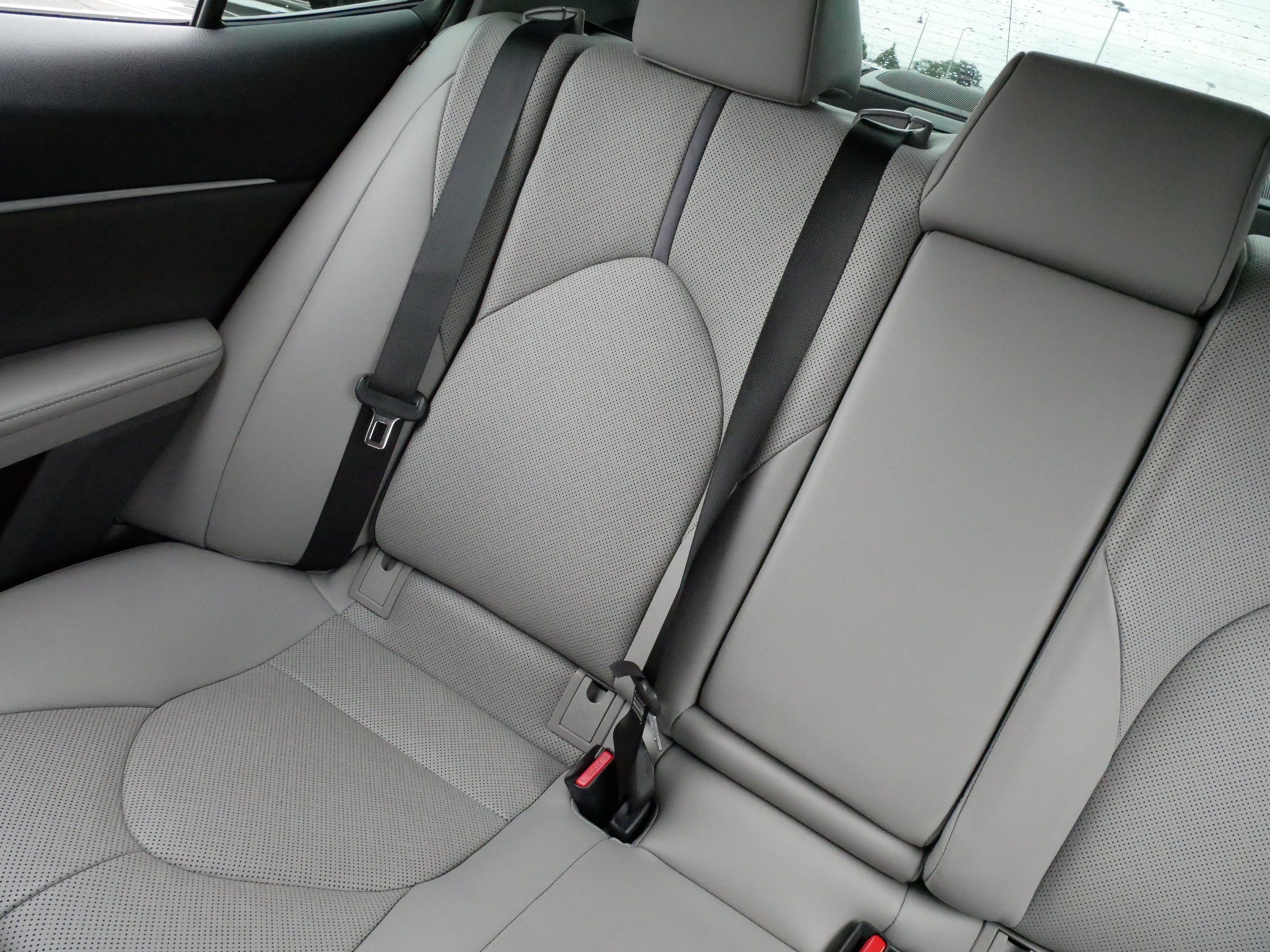 Used 2021 Toyota Camry XLE w/ Navigation Package FWD image 12