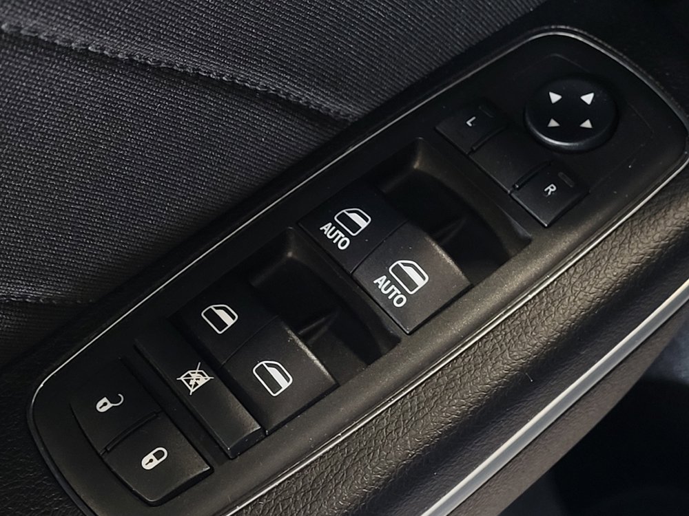 Used 2019 Dodge Charger SXT RWD image 27