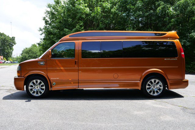 Used 2025 GMC Savana 2500 Extended w/ Driver Convenience Package RWD image 8