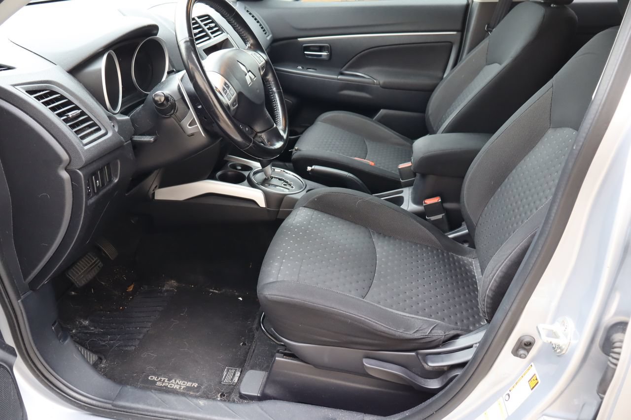 Used 2011 Mitsubishi Outlander Sport SE FWD image 16