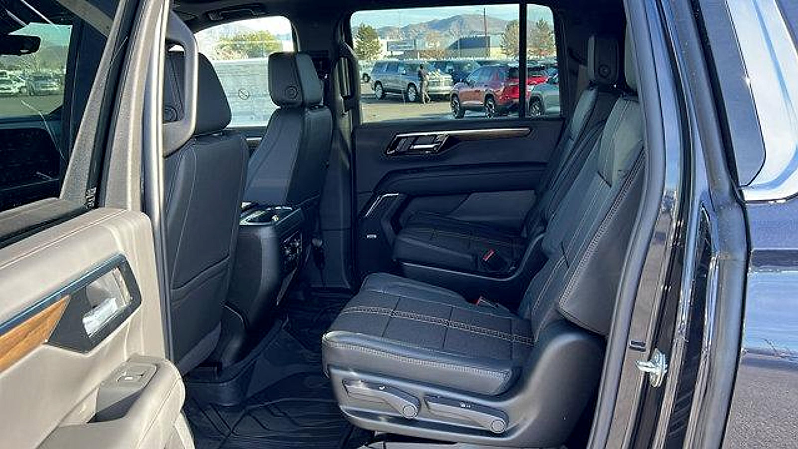 New 2026 Chevrolet Suburban High Country image 19