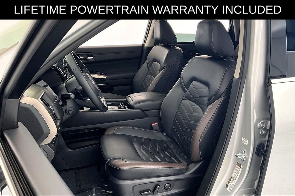 Used 2025 Nissan Pathfinder Platinum w/ Cargo Package image 33