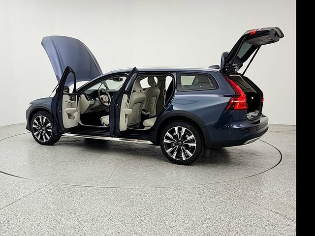 New 2026 Volvo V60 B5 Cross Country Ultra w/ Climate Package image 12