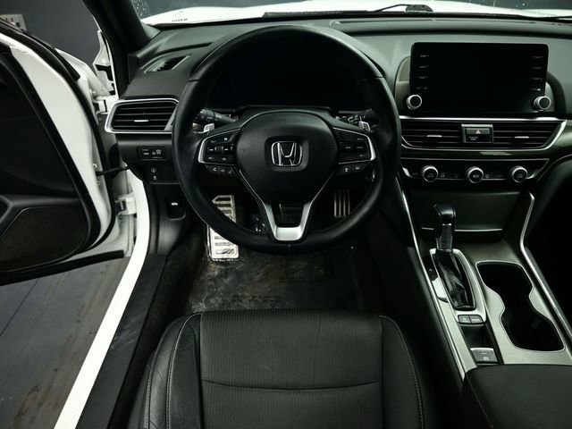 Used 2019 Honda Accord Sport image 2