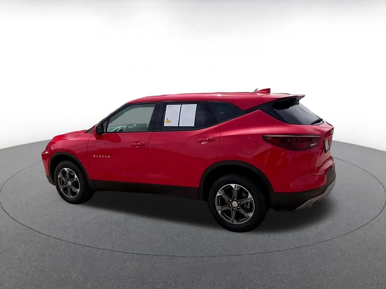 Used 2025 Chevrolet Blazer LT FWD image 8