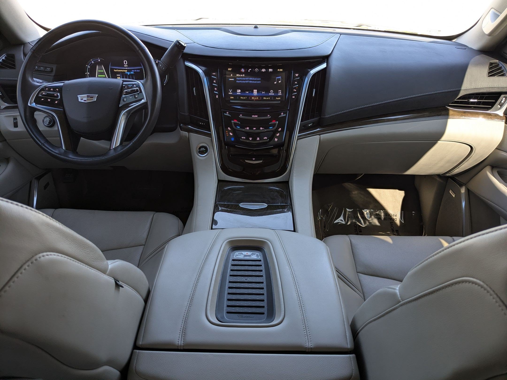 Used 2020 Cadillac Escalade ESV Luxury AWD/4WD image 27