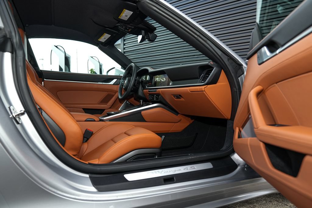 Certified 2026 Porsche 911 Targa 4S AWD/4WD image 32