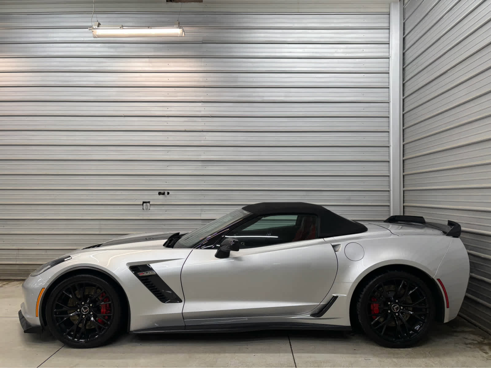Used 2015 Chevrolet Corvette Z06 w/ 3LZ Preferred Equipment Group image 8