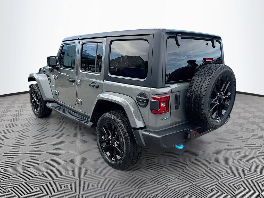 Used 2023 Jeep Wrangler Unlimited Sahara w/ Cold Weather Group AWD/4WD image 8