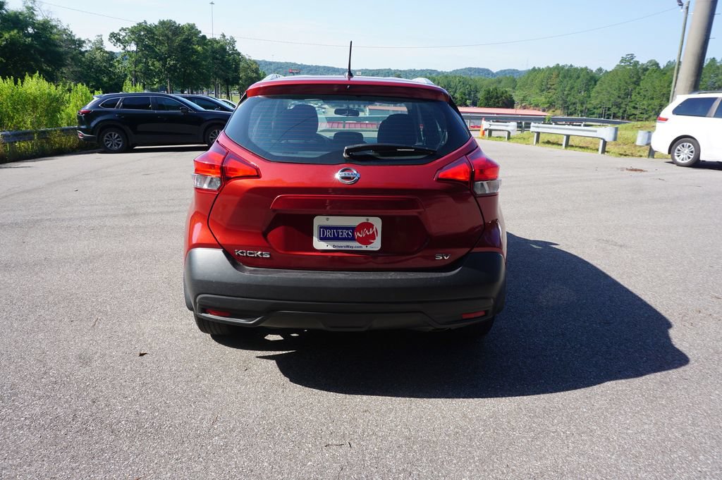 Used 2019 Nissan Kicks SV FWD image 17