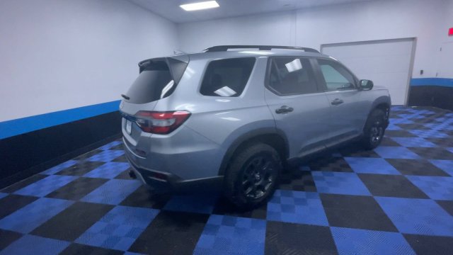 Certified 2025 Honda Pilot TrailSport image 8