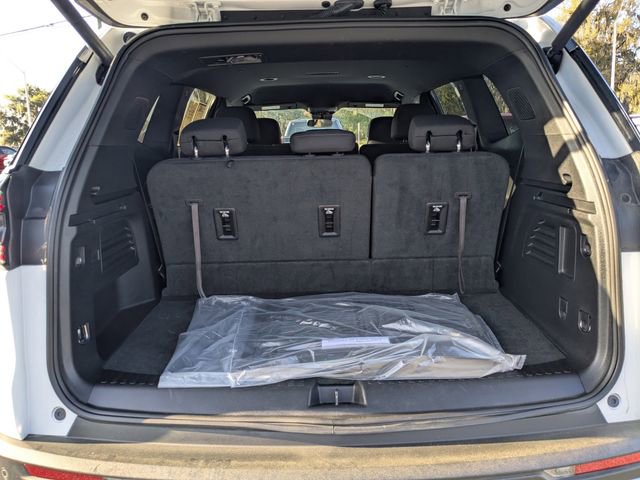 Used 2025 GMC Acadia Elevation image 12