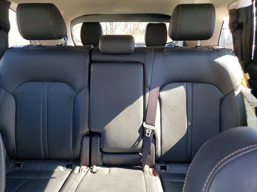 Used 2024 MAZDA CX-90 Plug-In Hybrid w/ Preferred image 6