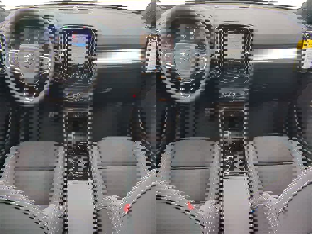 New 2026 Volvo XC40 B5 Ultra w/ Protection Package Premier image 15