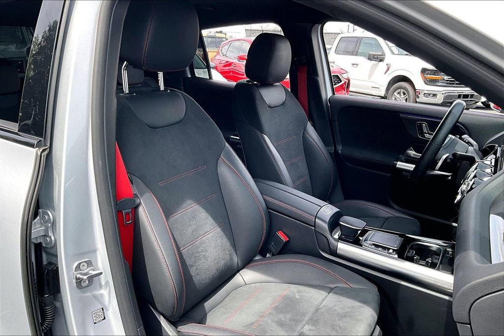 Used 2023 Mercedes-Benz GLA 35 AMG 4MATIC image 27