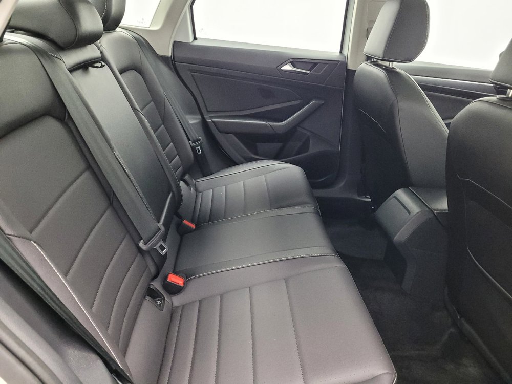 Used 2024 Volkswagen Jetta SE w/ Panoramic Sunroof Package image 19