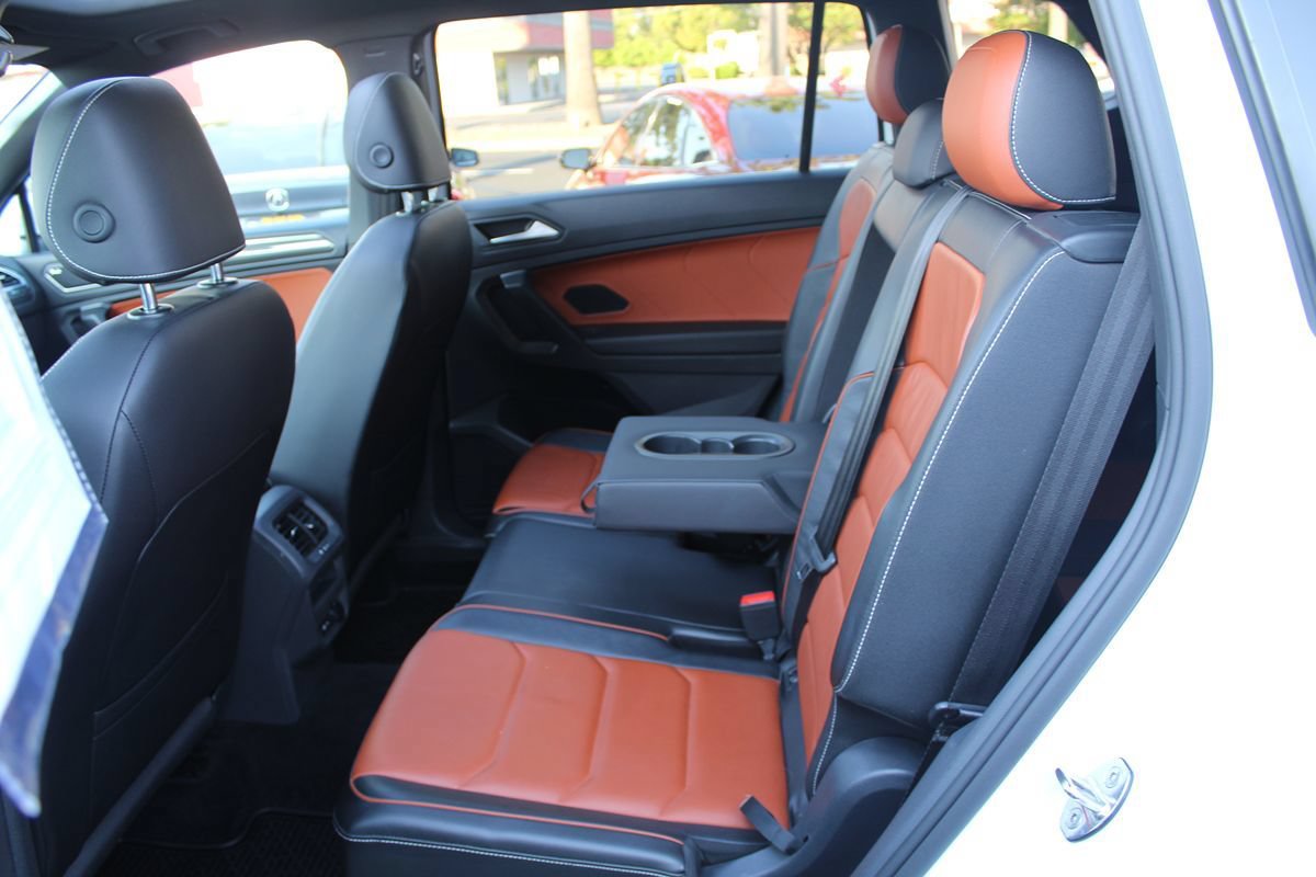 Used 2021 Volkswagen Tiguan SEL Premium R-Line w/ 3rd Row Seat Package AWD/4WD image 27