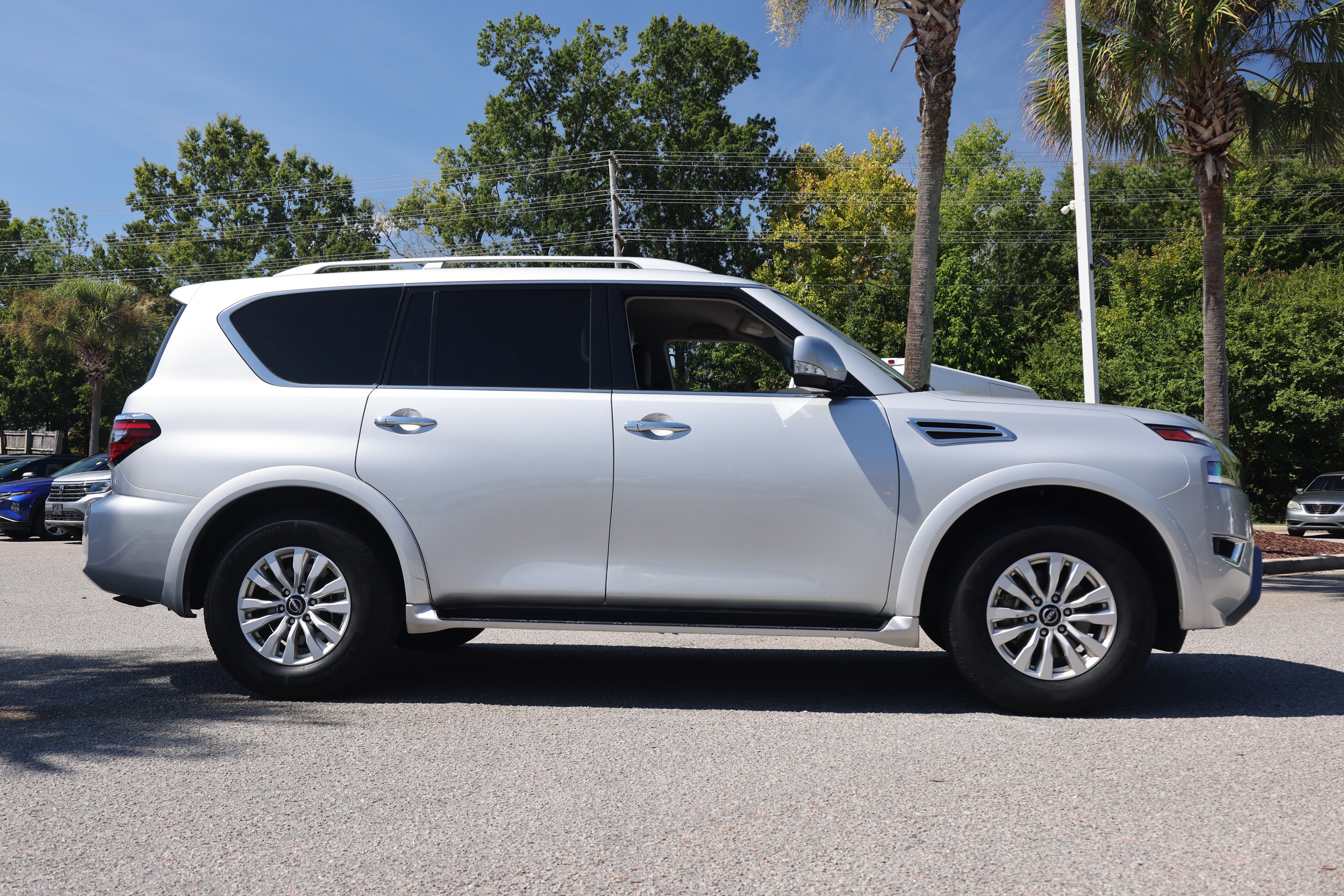 Used 2024 Nissan Armada SV RWD image 6