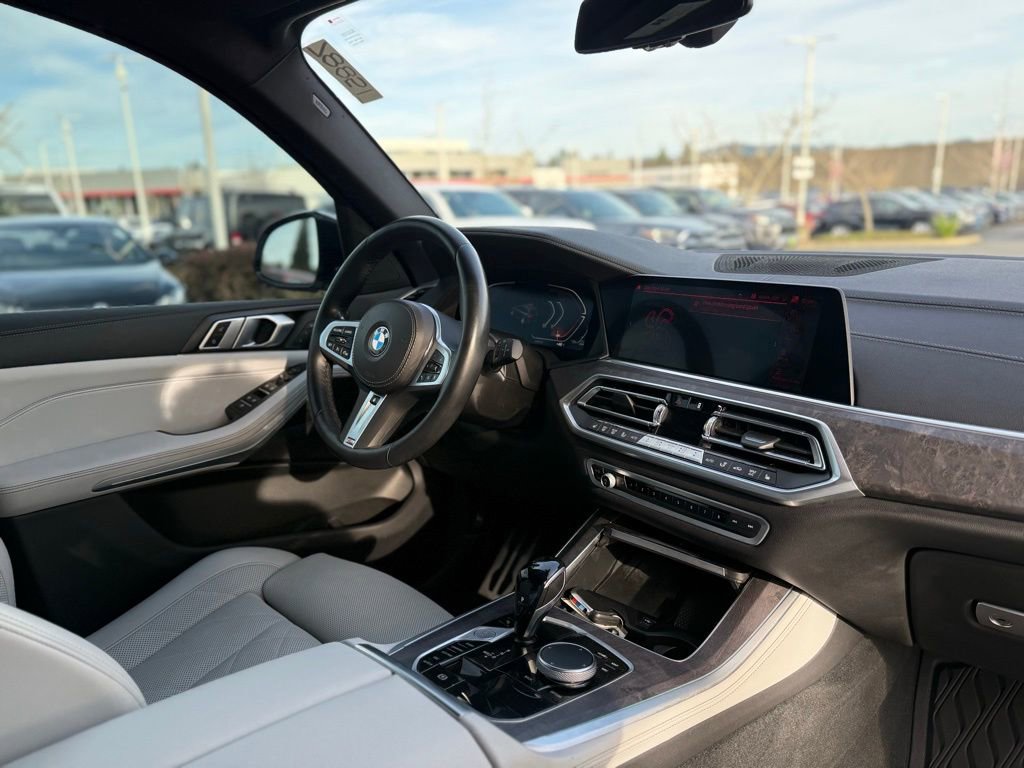 Used 2023 BMW X5 xDrive40i w/ M Sport Package image 44