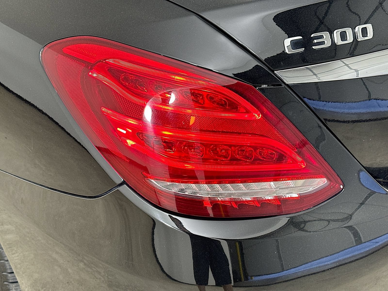 Used 2016 Mercedes-Benz C 300 4MATIC Sedan image 11