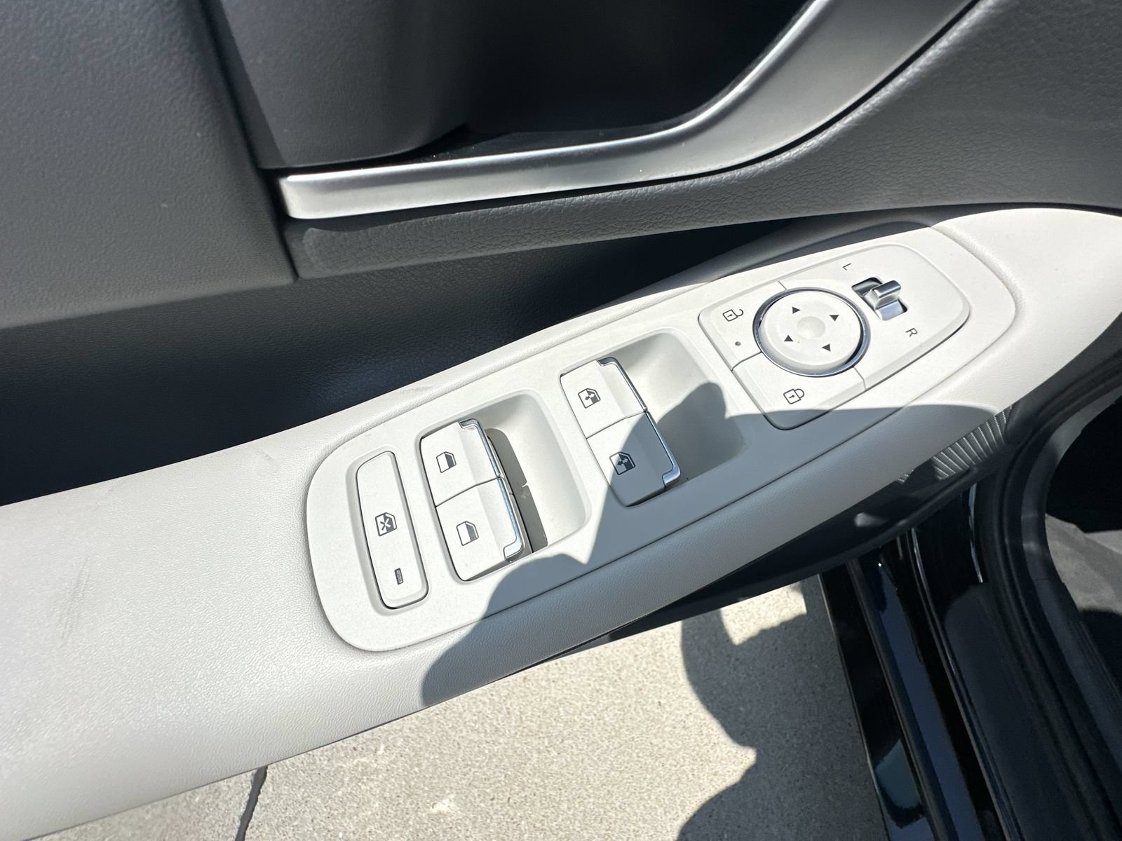 Used 2025 Hyundai Sonata SEL FWD image 21