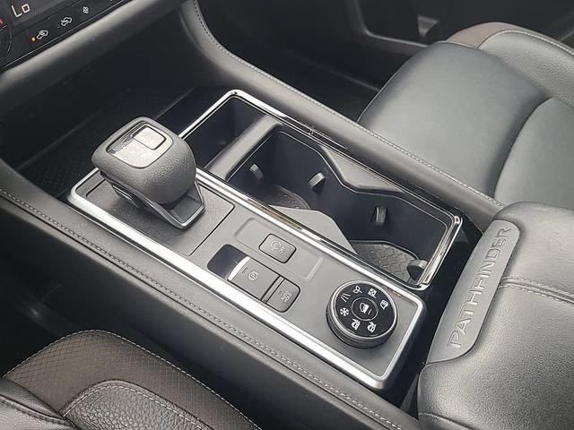 Used 2024 Nissan Pathfinder SL AWD/4WD image 21